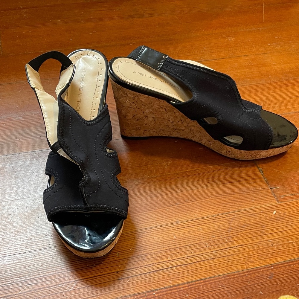 Adrienne Vittadini Black and Tan Wedge Sandals